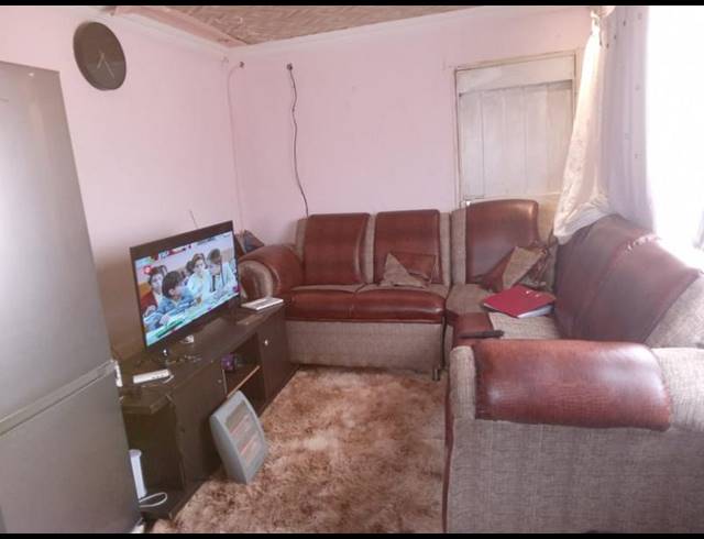 2 BEDROOM HOUSE FOR SALE IN WINTERVELDT WARD 3